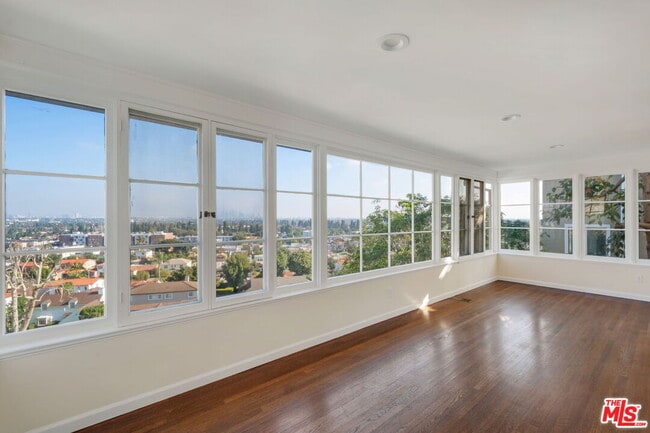 Building Photo - 3617 Homeway Dr