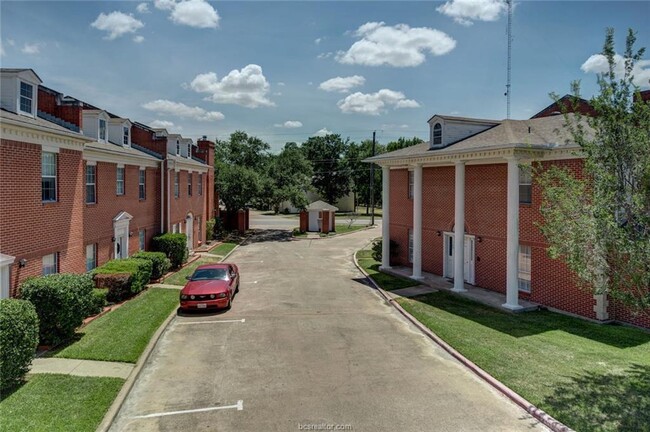 Building Photo - 4400 Carter Creek Pkwy