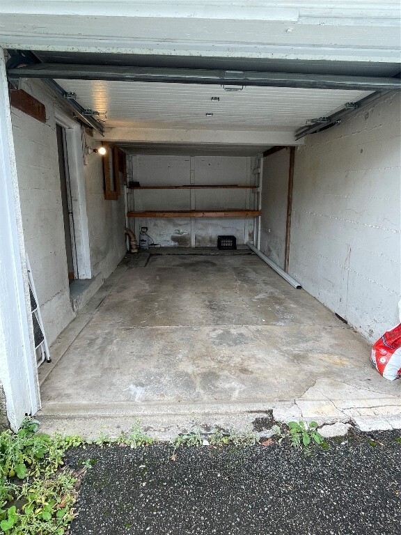 Building Photo - 412 Lyndale Dr