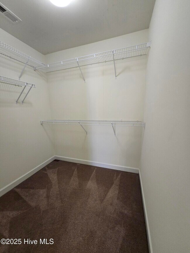 Building Photo - 208 Durango Pl