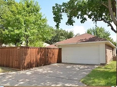 Building Photo - 624 Harrison Dr