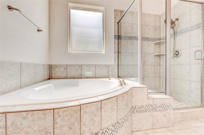 Building Photo - 116 Azimuth Dr
