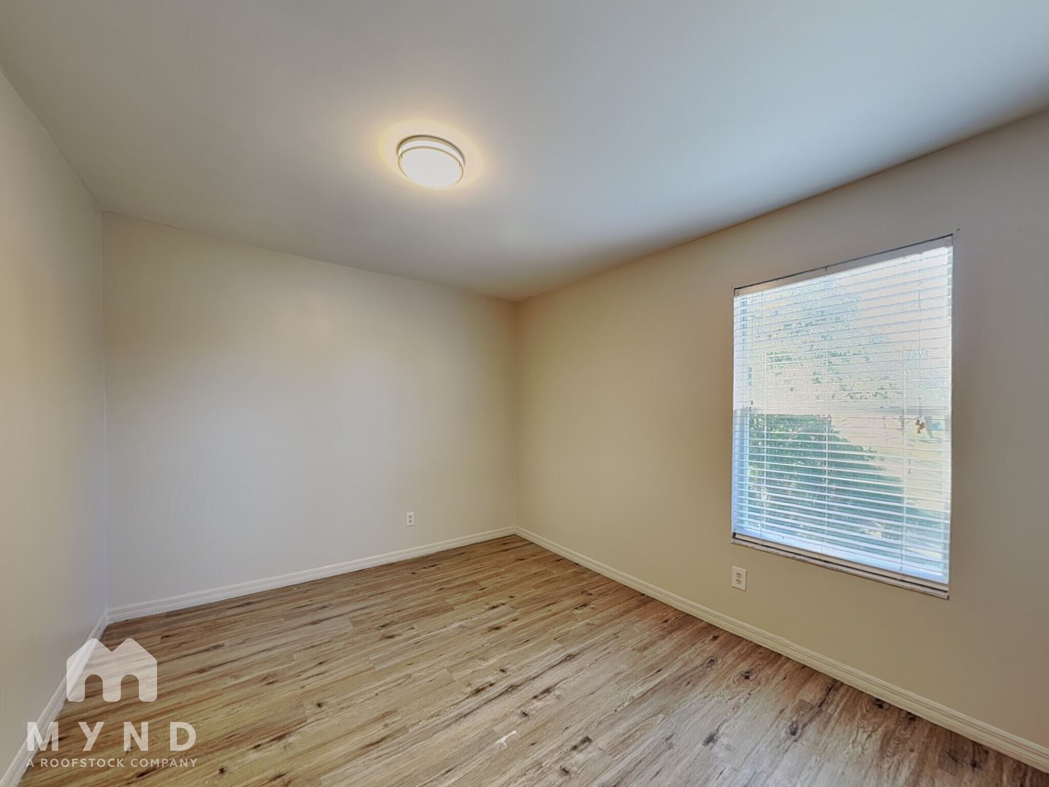 Building Photo - 1938 Blue Fox Ct