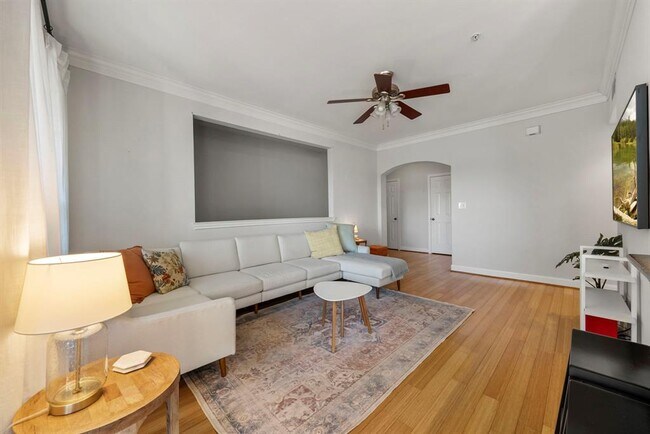 Building Photo - 7701 Rialto Blvd