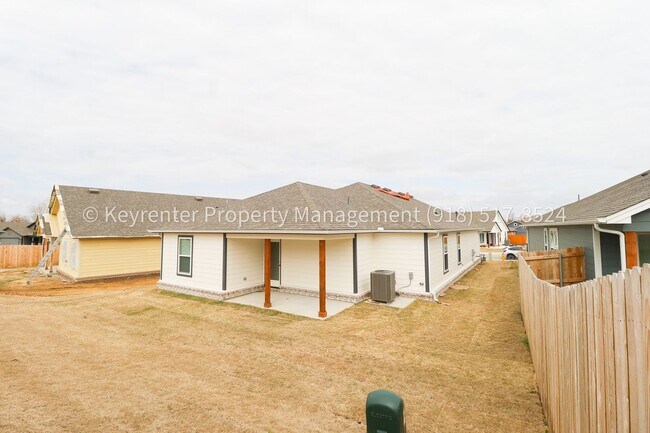 Building Photo - 3 Bed | 2 Bath in Owasso!