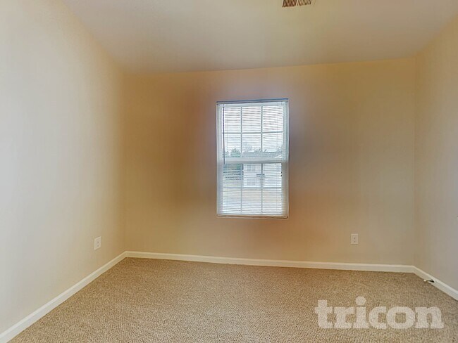 Building Photo - 572 Gentle Breeze Ln