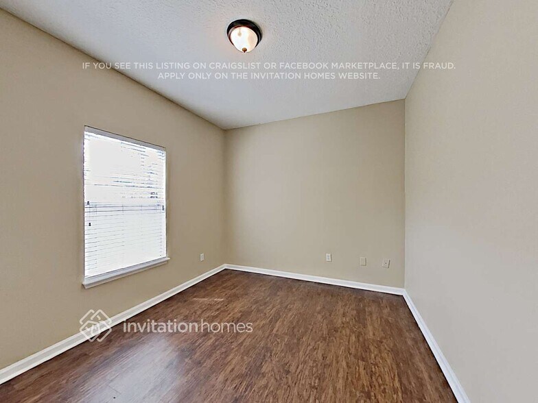 Building Photo - 12587 Woodfield Cir W