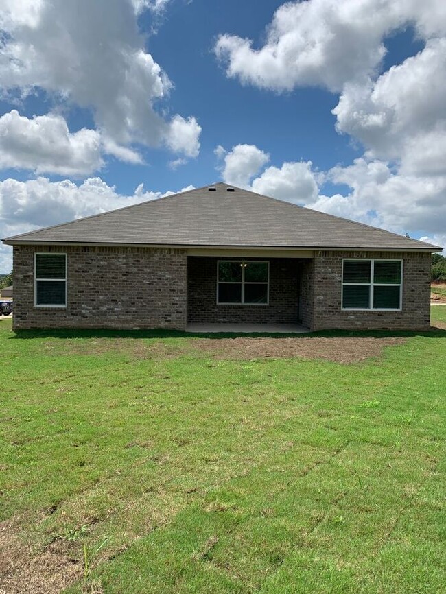 Building Photo - Four Bedroom | Two Bath Home in Camden Park