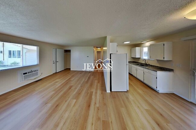 Building Photo - 404 S 81st Ave
