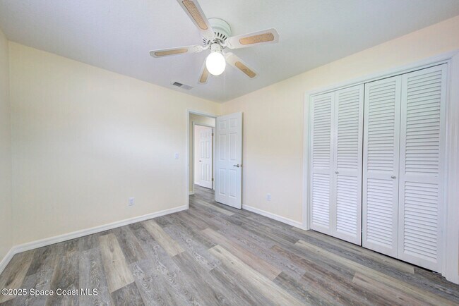 Building Photo - 1065 Molaki Dr