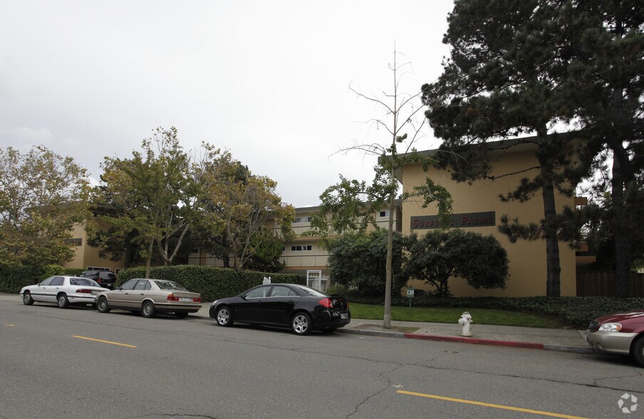 Primary Photo - Surfside Palms Apartments