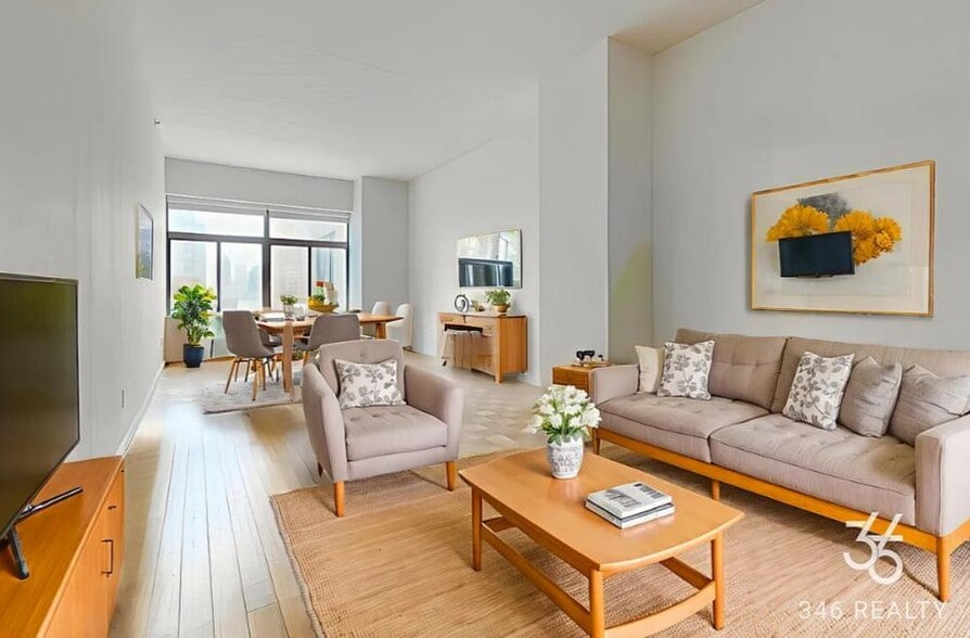 Primary Photo - Washington Street