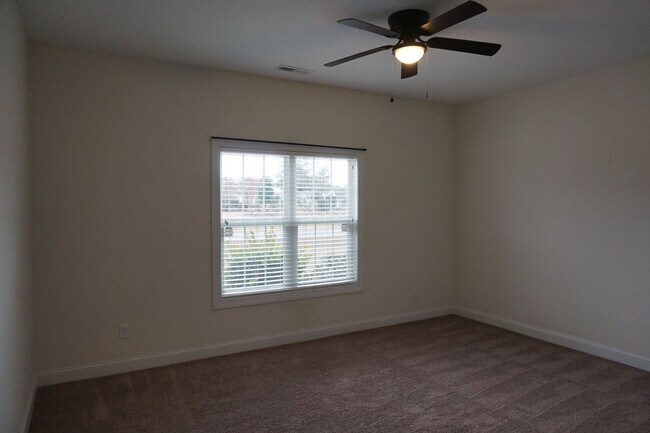Building Photo - 3 Bedroom 2 Full Bathroom w/ Bonus Room located in The Preserves at Tidewater, Sneads Ferry!