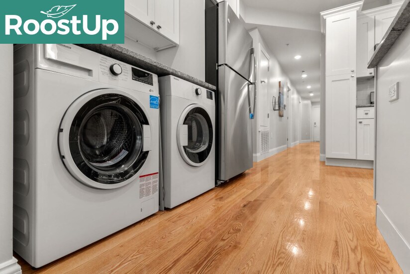 Building Photo - Furnished Bedroom with Private Bath in South Boston