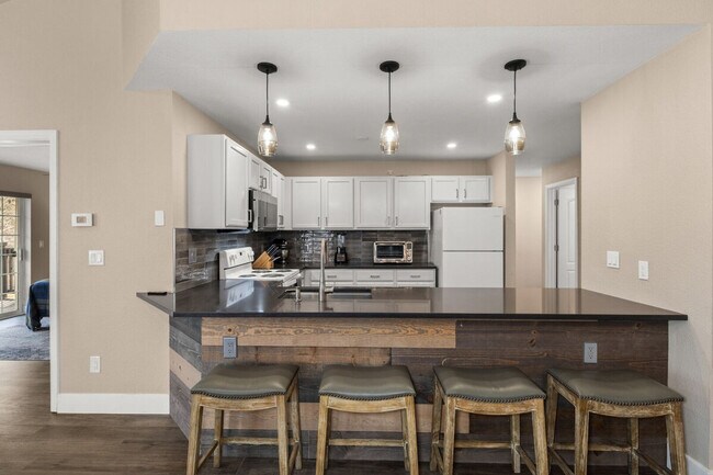 Building Photo - 3377 Sunburst Ct