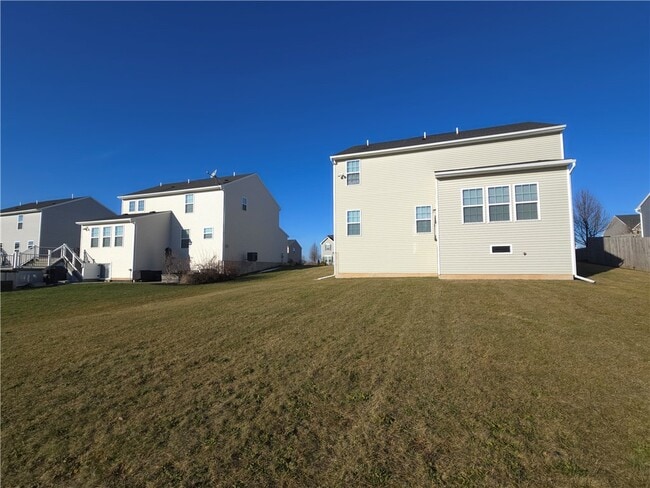 Building Photo - 251 Elmcrest Rise