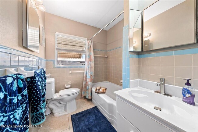 Building Photo - 475 Coral Dr