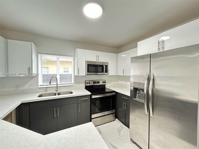 Building Photo - 116 NW 10th St