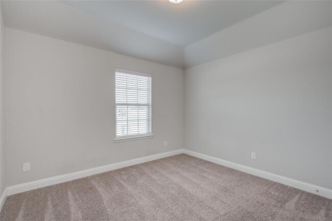 Building Photo - 12704 Southern Oaks Landing