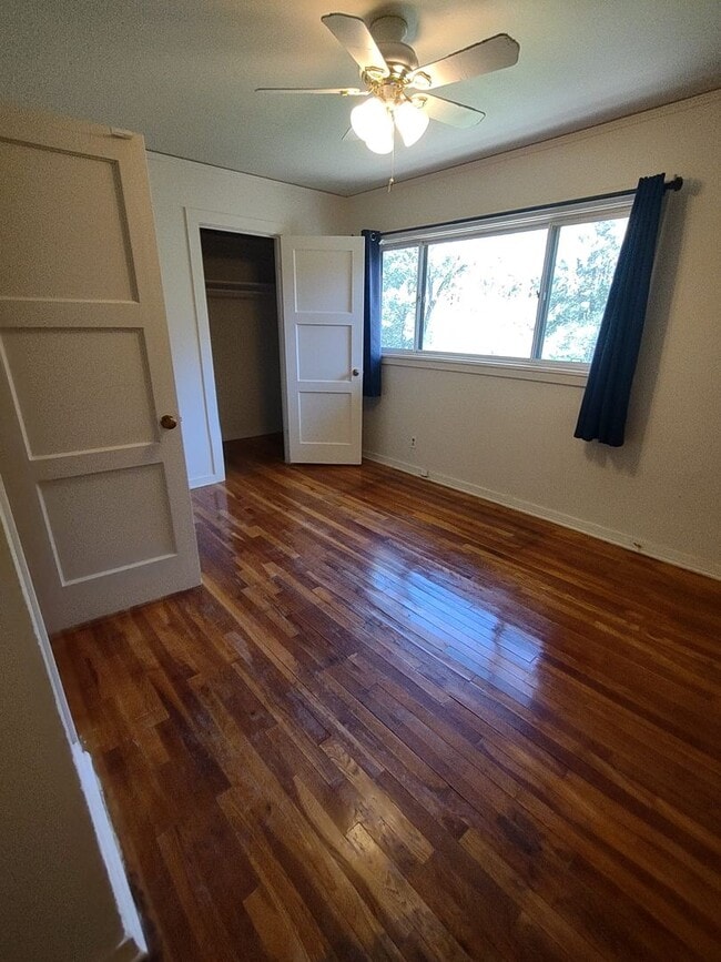 Building Photo - Duplex in near Aspen Elementary