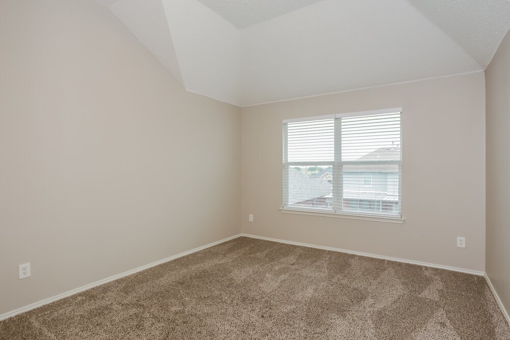 Building Photo - 2504 Frontier Dr