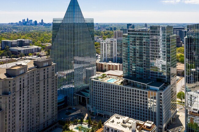 Building Photo - 10 Terminus Luxury 2 Bedroom Condo in Heart of Buckhead