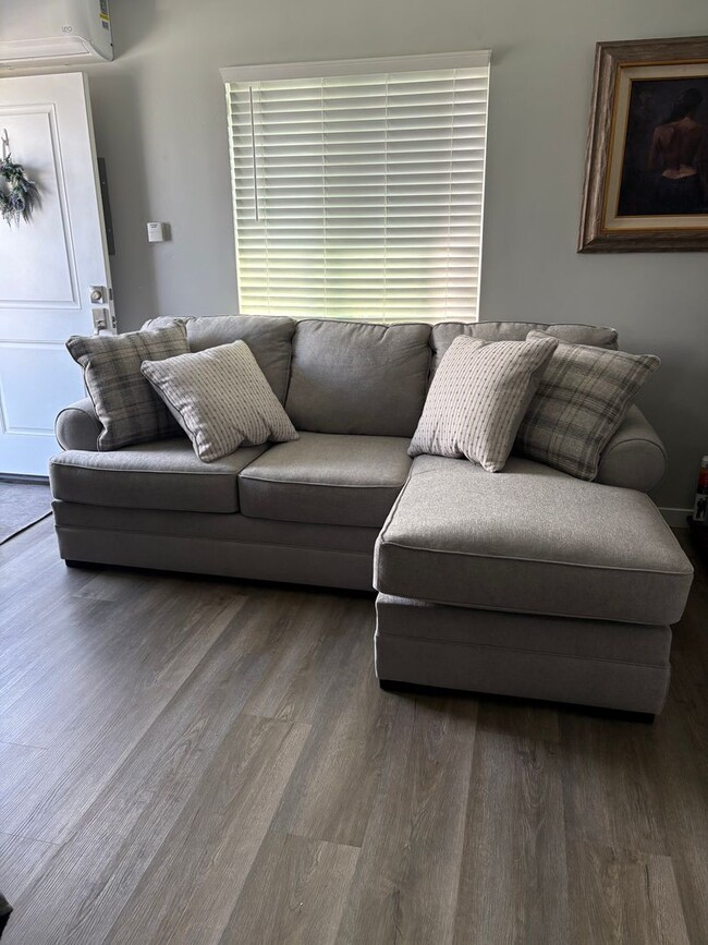 Building Photo - FOR RENT!!! Beautiful studio in National City FOR RENT!!!