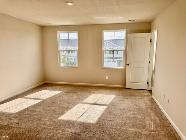 Building Photo - 830 McArthur Dr