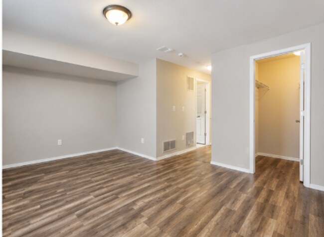 Building Photo - 803 S Logan Ave