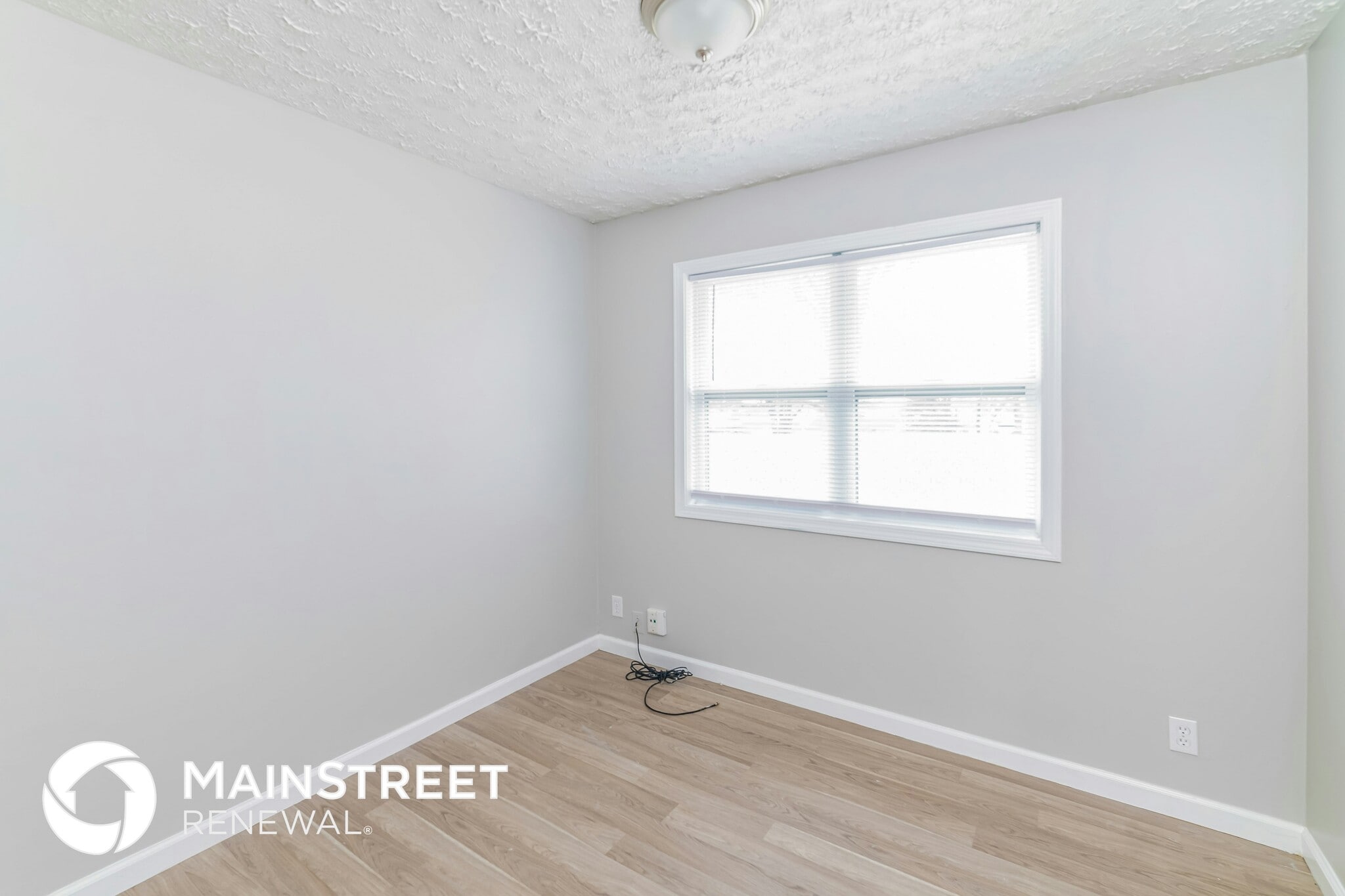 Building Photo - 5002 Seville Dr