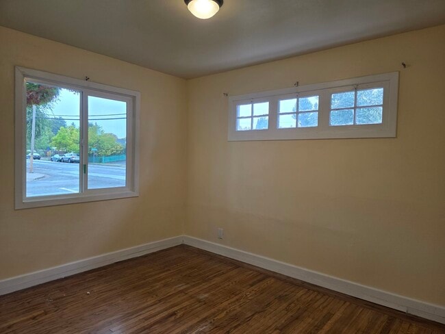 Building Photo - 3254 Magowan Dr