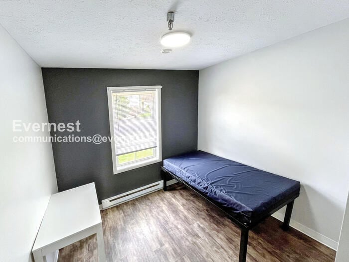 Building Photo - 212 Lower Consol Rd NW