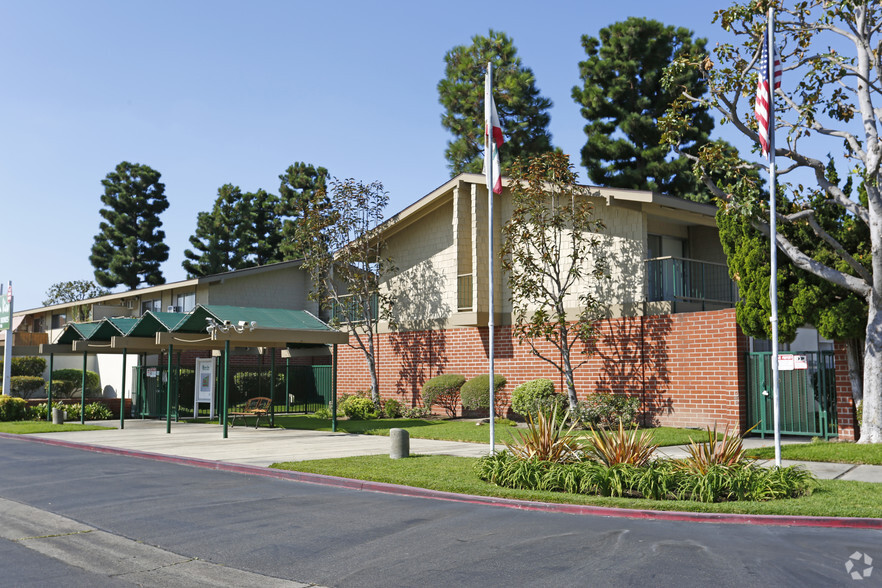 Building Photo - Garden View Apartments