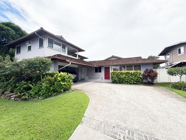 Building Photo - Small Pet Friendly Kailua Apartment with Window AC.