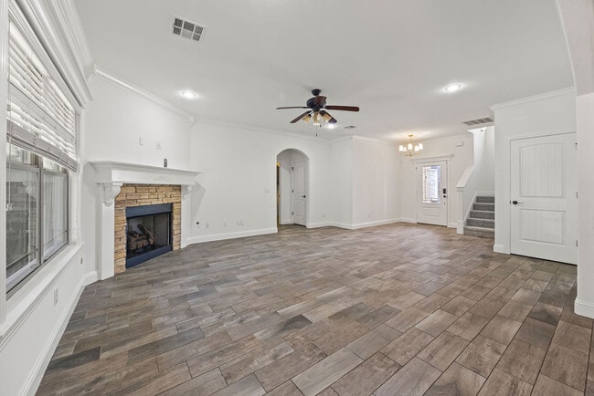Building Photo - 4100 SW Deerfield Blvd