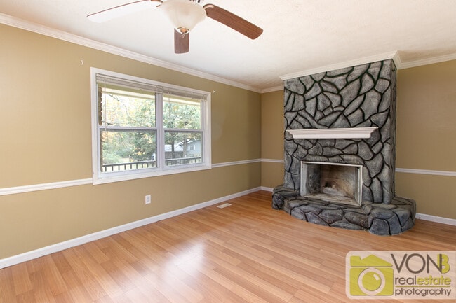 Building Photo - 4156 Clearview Dr
