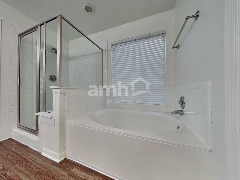 Building Photo - 12527 Avery Vale Ln