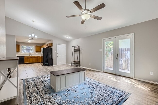 Building Photo - Charming 3/2/2 with Private Fenced Backyard!