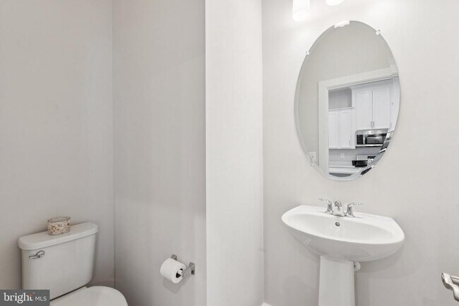 Building Photo - 1750 Blue Spruce St