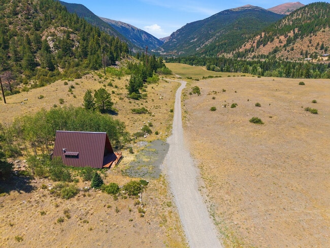 Building Photo - 77 Snowplow Ave