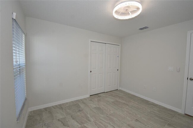 Building Photo - 11 Buttonwood Ln