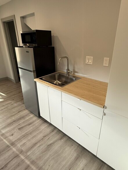 Building Photo - 3420 Midas Ave