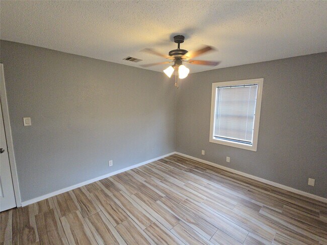 Building Photo - 5115 Balkin St