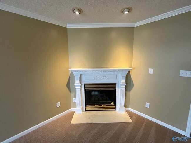 Building Photo - 3241 Fieldstone Dr SW
