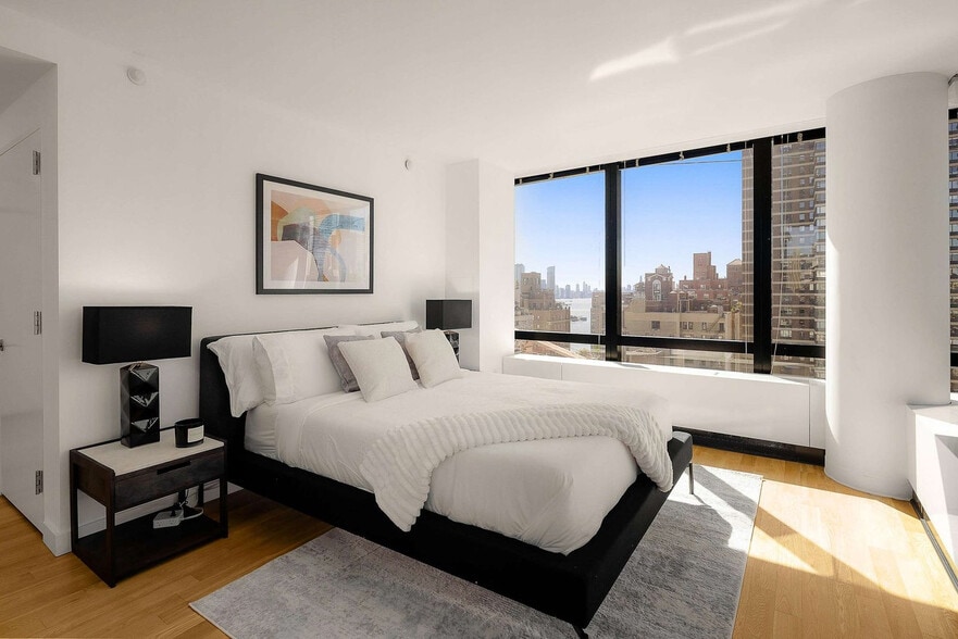 Building Photo - 1113 York Ave