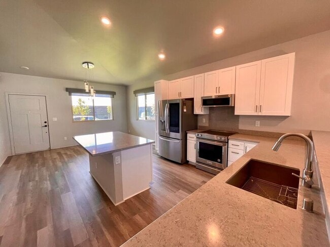 Building Photo - 91-1686 Ulaula Loop