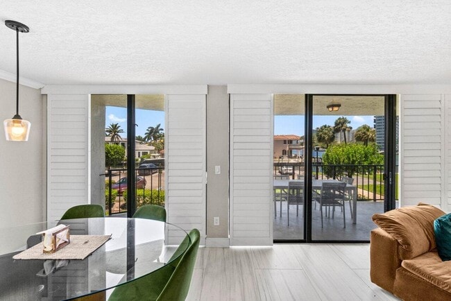 Building Photo - 899 Jeffery St