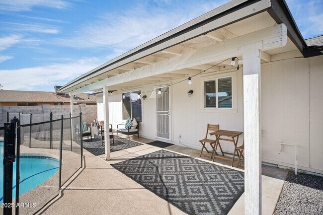 Building Photo - 6123 W Karen Lee Ln