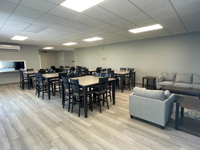 Building Photo - 4237 Daffodil Cir