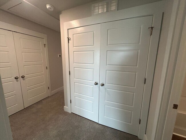 Building Photo - 5784 Harebell Rd